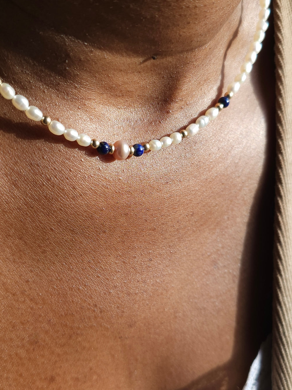 Commande personnalisée Patricia C. - Collier Azena gold filled lapis lazuli et tour de cou perles d'eau douce