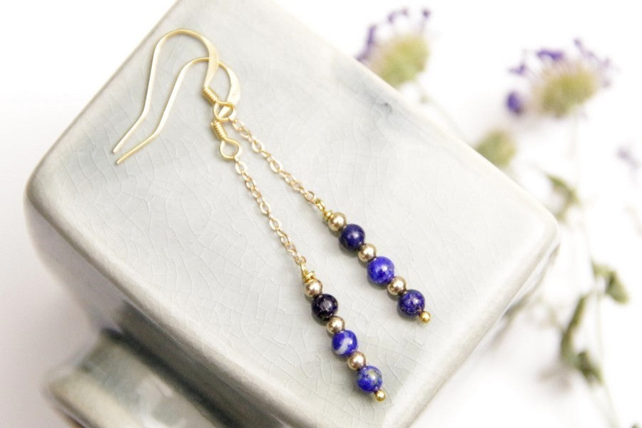 Boucles d'orelles pendantes gold filled et lapis-lazuli