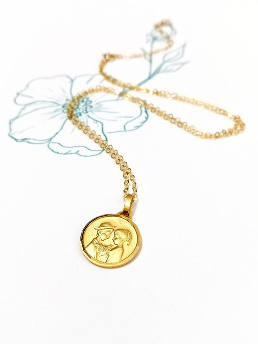 Collier pendentif médaille couple d'amoureux gold filled
